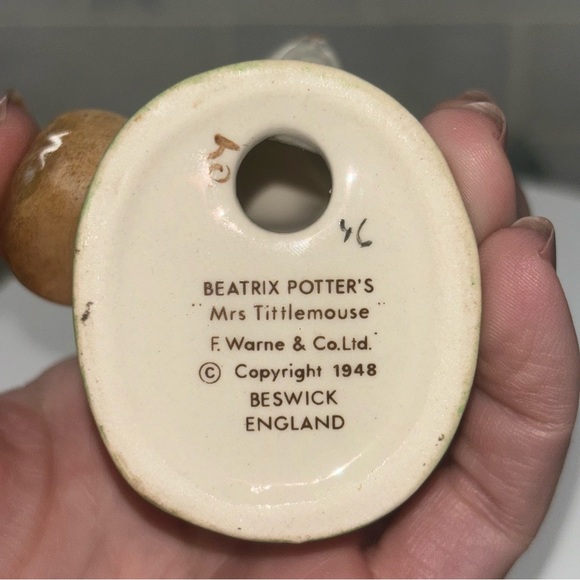 Vintage Beatrix Potter's Mrs. Tittlemouse Figurine Beswick Beswick England - Picture 6 of 6